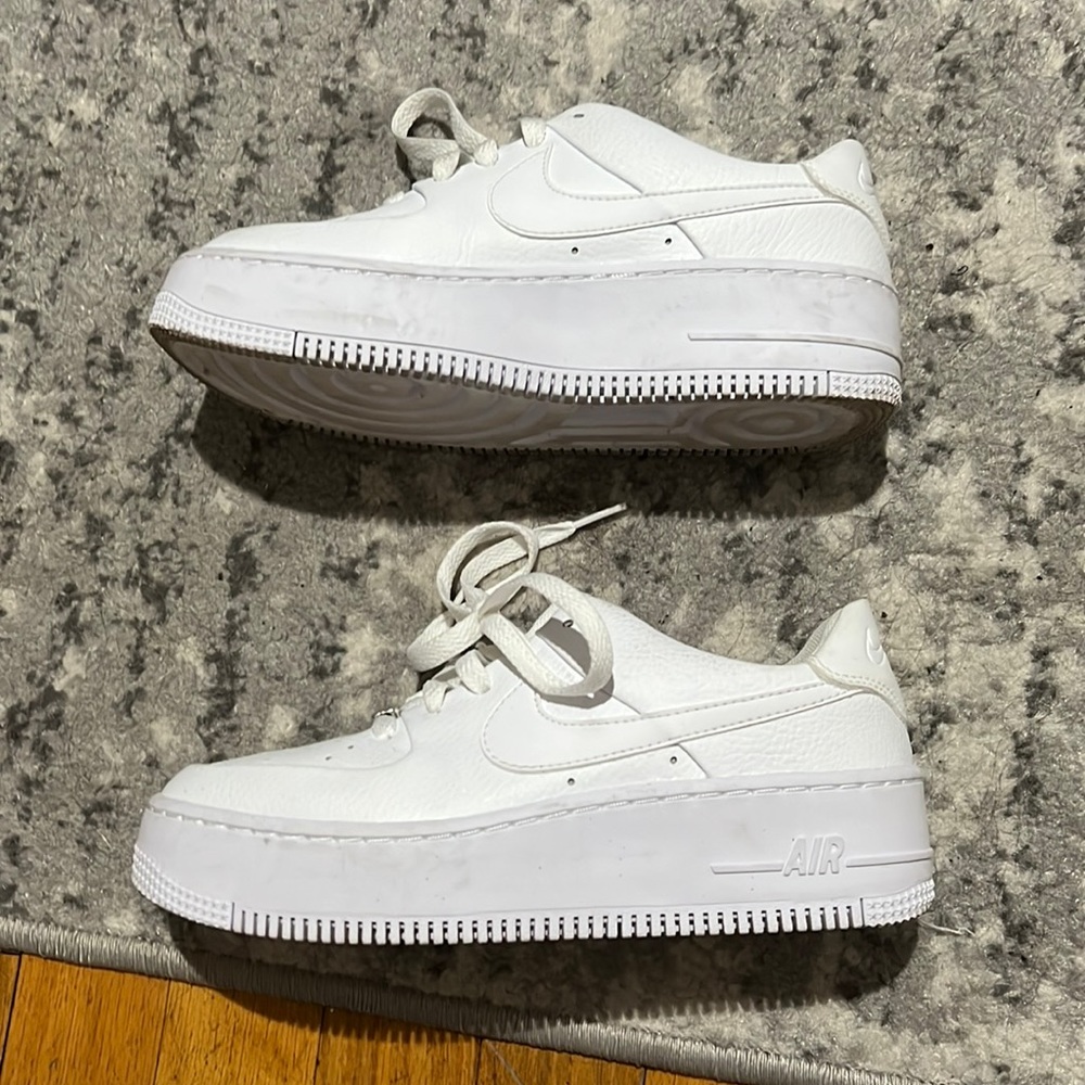 Air Force 1 Sage low “triple white”